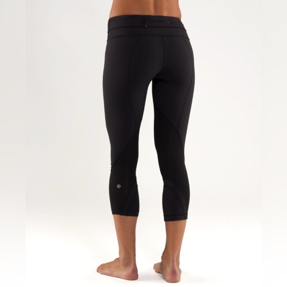 Lululemon Run: Inspire Crop II - size 6 in Black - Picture 2 of 5
